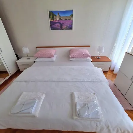 Erca Apartment *